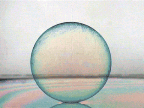 Bubble Bursting in slow motion